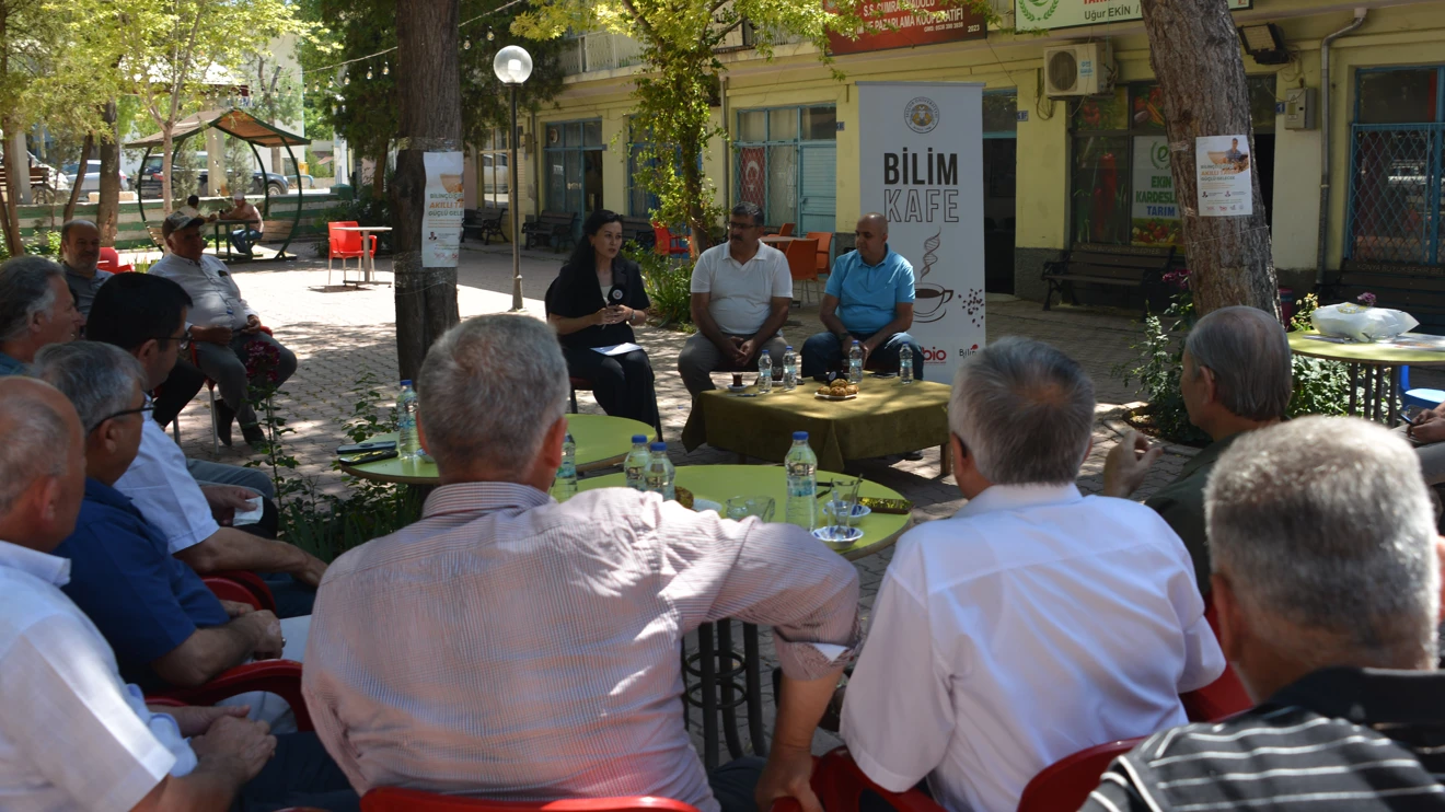 Bilim, kampüsten tarlaya ulaştı: Selçuk Üniversitesinden İçeri Çumra’da “Bilim Kafe” etkinliği
